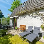 בית נופש Near Dutch With Pool