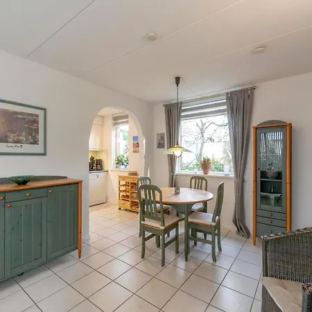 Near Dutch With Pool Prázdninový dům *