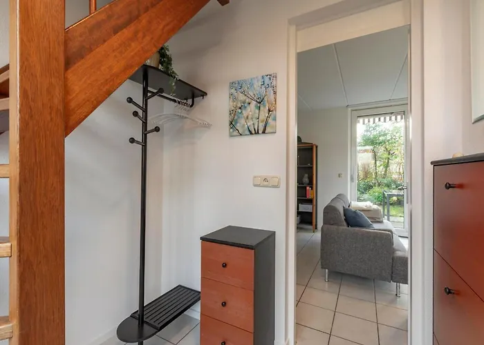 Semesterbostad Near Dutch With Pool Sint Maartensvlotbrug