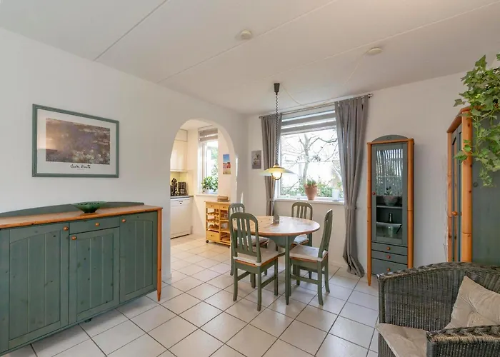 Near Dutch With Pool *