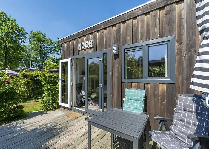 Near Dutch With Pool Semesterbostad Sint Maartensvlotbrug