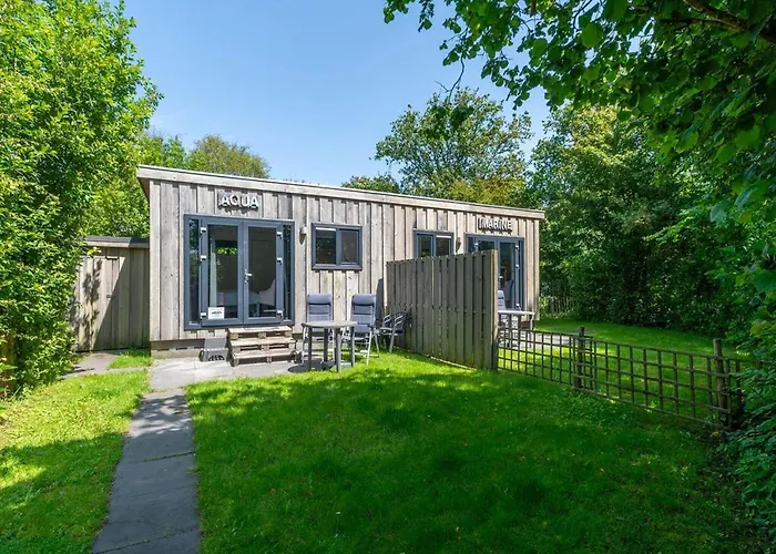 Near Dutch With Pool Semesterbostad *