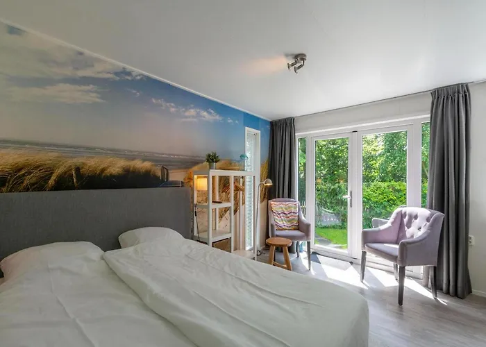 Near Dutch With Pool * Sint Maartensvlotbrug