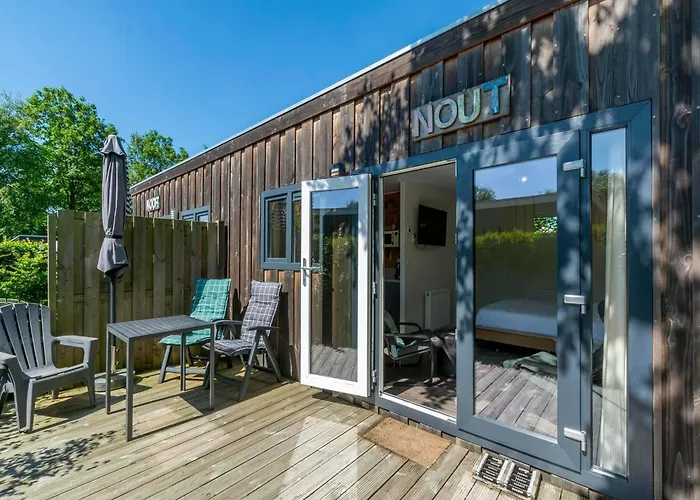 Near Dutch With Pool Semesterbostad *