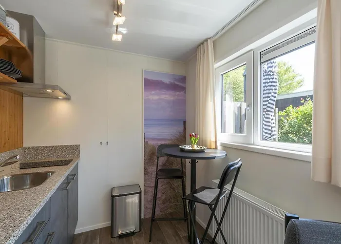 Semesterbostad Near Dutch With Pool Sint Maartensvlotbrug